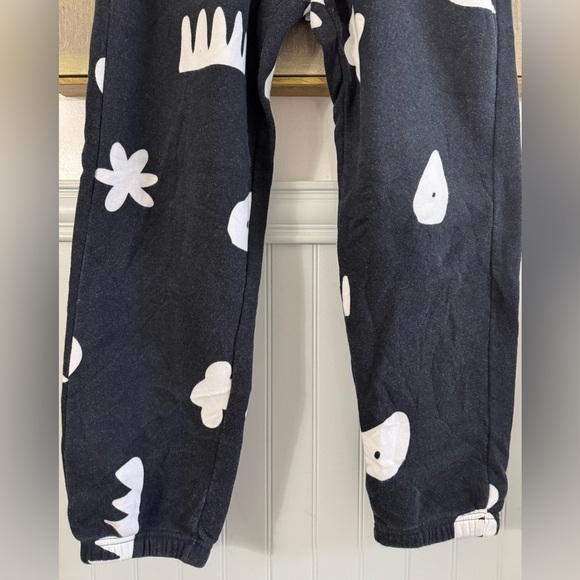 NIKE Mia Lee Artist Series Abstract Shapes Black And White Jogger Size Small - Picture 4 of 8